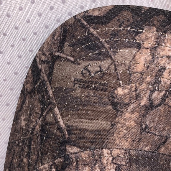 REALTREE camouflage hat with gold antlers on front mesh back elastic band L/XL - Picture 7 of 8